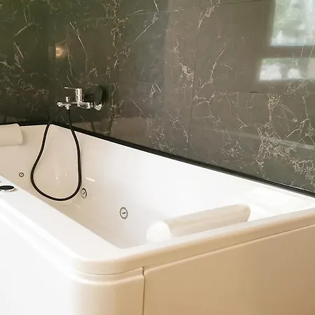 Appart Hotel Spa Perpignan *