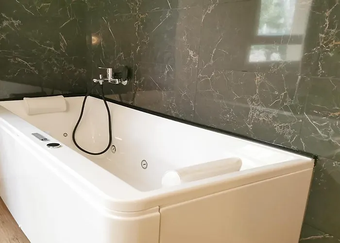 Appart Hotel Spa Perpignan *